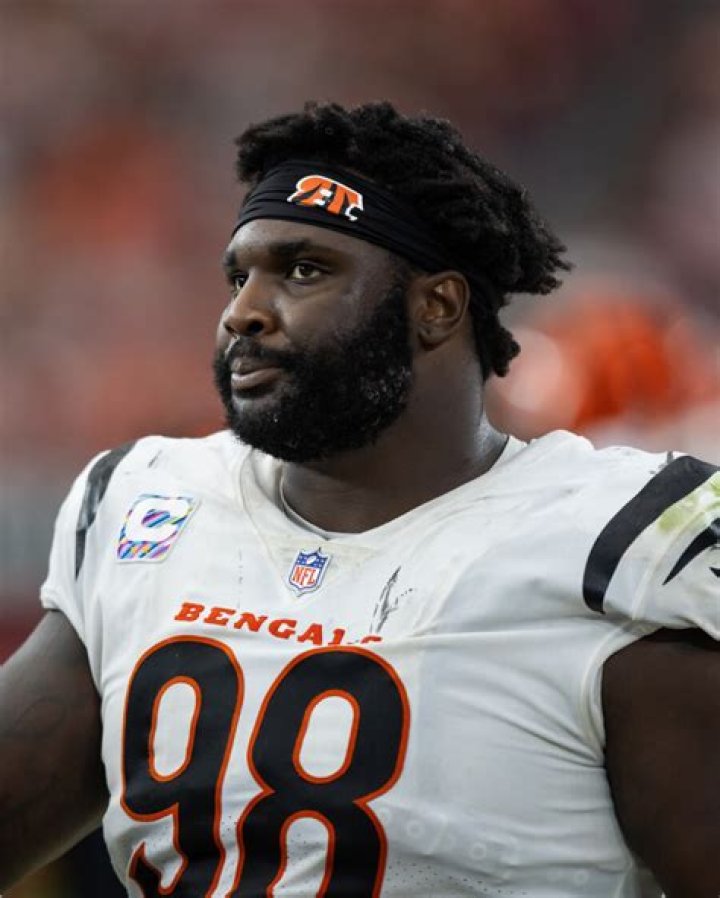 D.J. Reader age, height, ethnicity, family, college, 40 time, draft, trade, net worth, Instagram