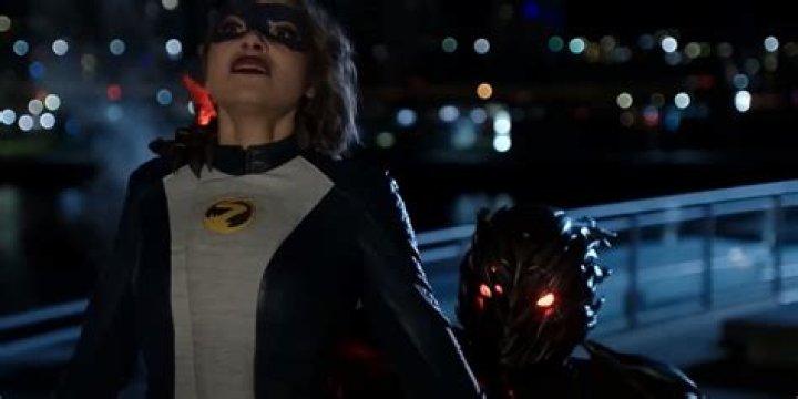 DC TV Roundup: Poison Ivy Returns In Gotham And Savitar Debuts On The Flash