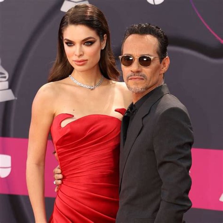 Does the actor have a son or daughter with wife Nadia?