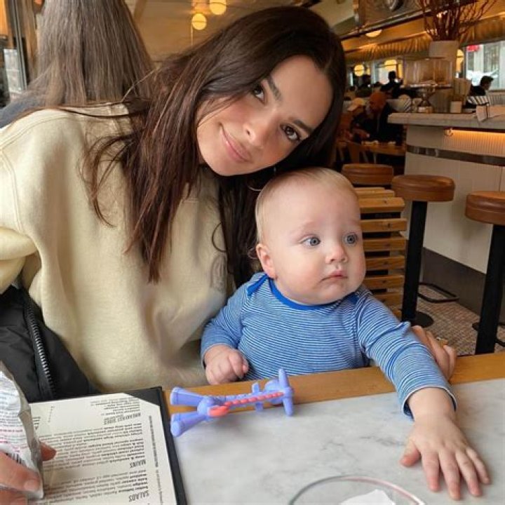 Emily Ratajkowski family, husband, children, parents, siblings