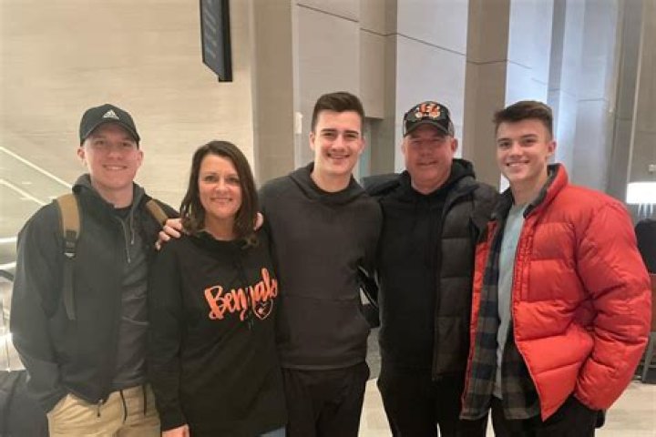 Evan McPherson family, wife, children, parents, siblings