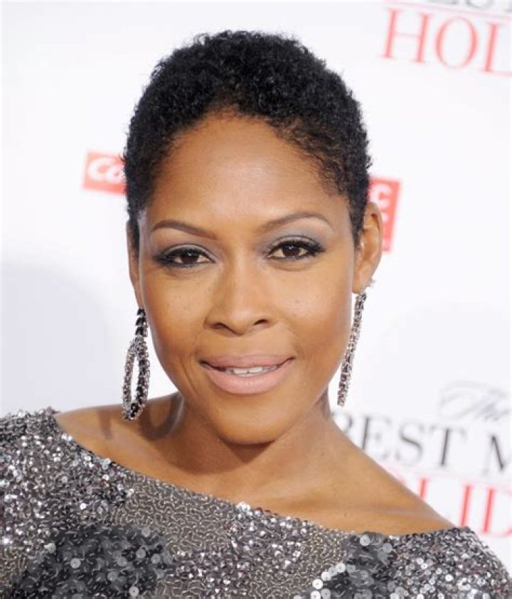 How old is Monica Calhoun?
