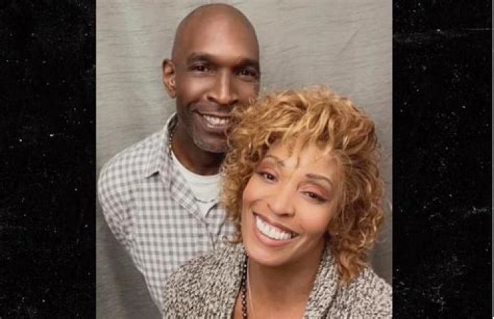 Is Joe Smith’s wife Kisha Chavis same as Yasmine Pendavis?
