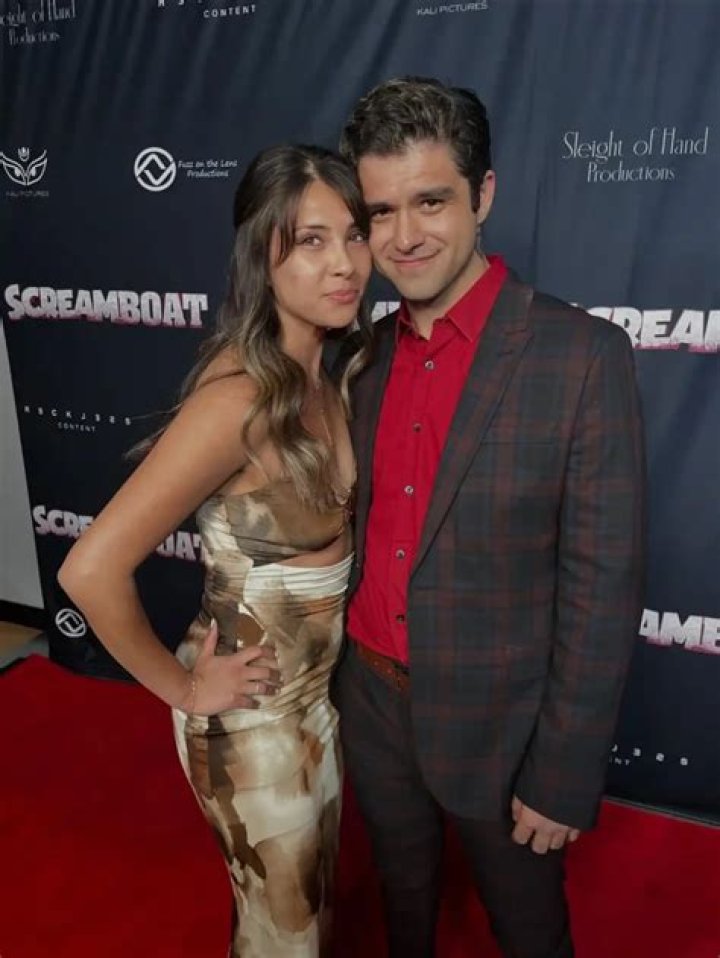 Jesse Posey Girlfriend celebzbiography.com