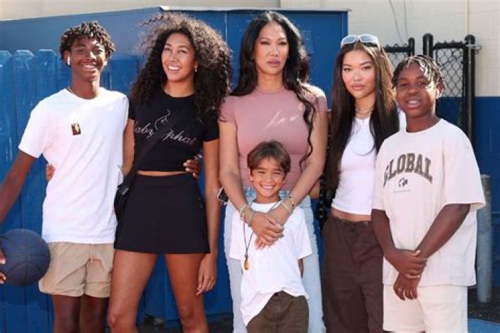 Kimora Lee Simmons daughters: Meet Ming Lee Simmons & Aoki Lee Simmons