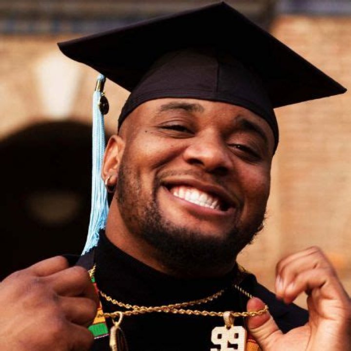 Raekwon Davis: Career stats, height, weight, family, college, teams, salary, net worth