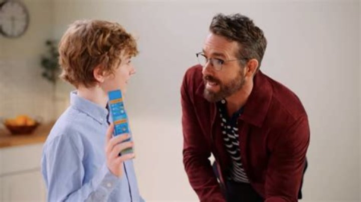 Ryan Reynolds is a bad influence on his ‘The Adam Project’ co-star in a new Kraft Mac & Cheese commercial
