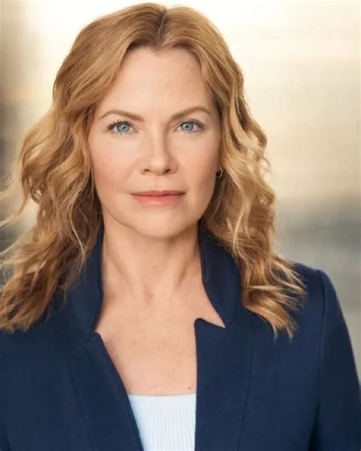 Sarah Jane Morris Bra Size, Age, Weight, Height, Measurements