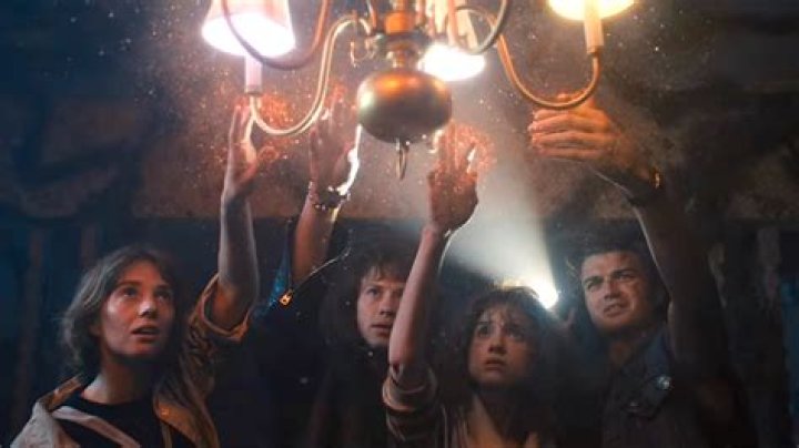 ‘Stranger Things’: Why is the Upside Down frozen in 1983 and not in 1979?