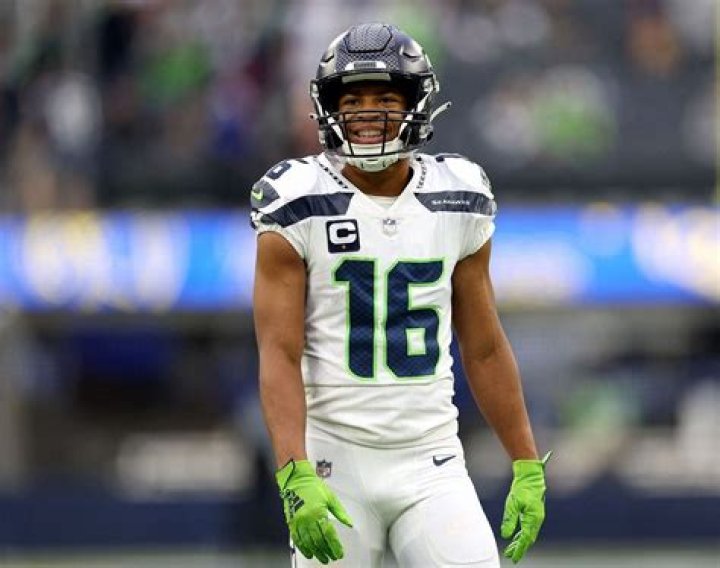 Tyler Lockett age, height, ethnicity, family, college, 40 time, draft, trade, net worth, Instagram