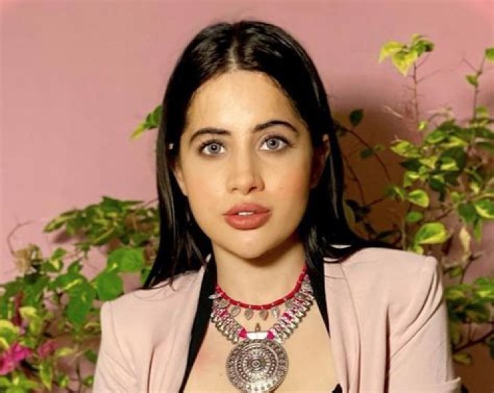 Urfi Javed in Bathing Suit Says She’s “Instagood” — Celebwell