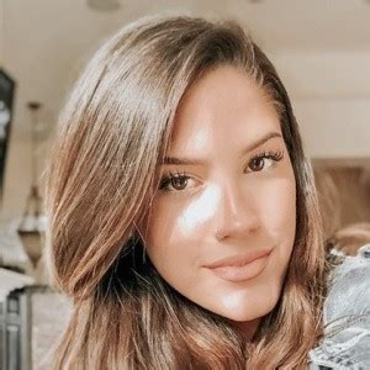 Victoria Bachlet – Bio, Facts, Family Life, Career