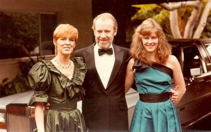 What happened to George Carlin first wife?