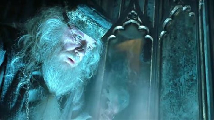 When was Dumbledore born and how old was he in the ‘Harry Potter’ books and movies?