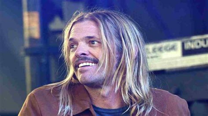 Where is Taylor Hawkins buried?