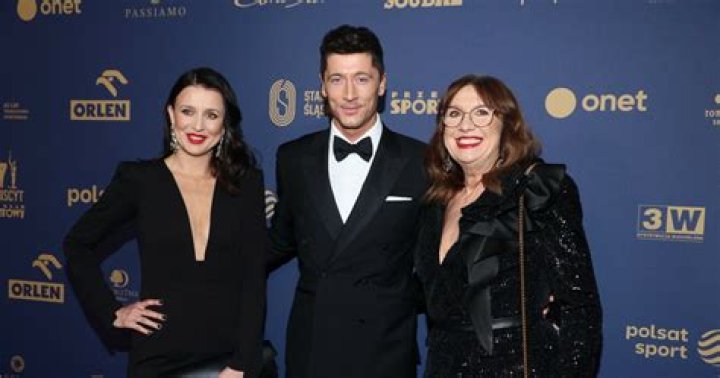 Who is Robert Lewandowski's mother Iwona Lewandowska? Wiki, age, career, husband, net worth