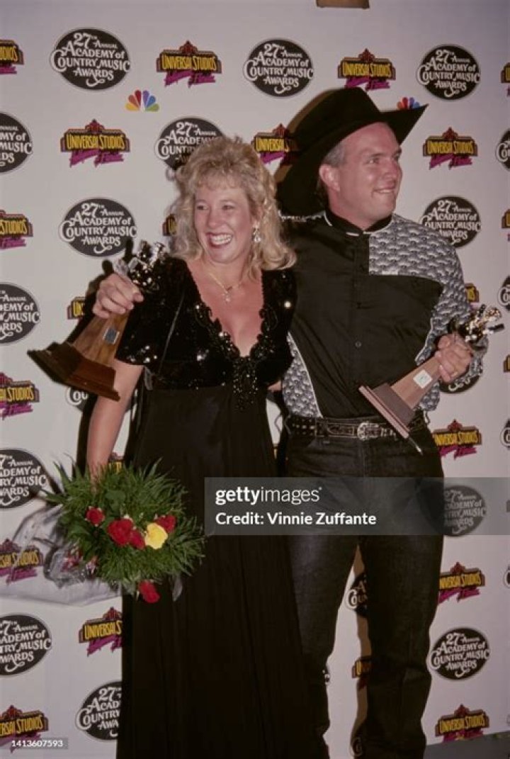 Who is Sandy Mahl, first wife of Garth Brooks? Bio, age, kids, occupation, net worth