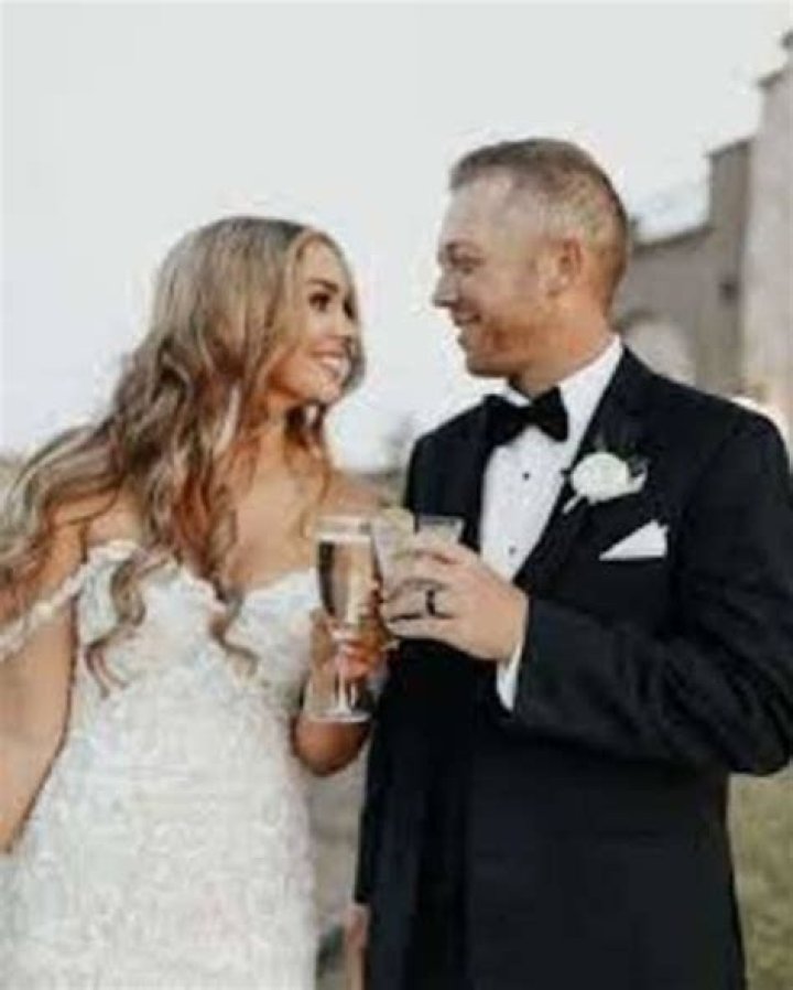 Who is Talor Gooch wife Ally Gooch? Bio, age, children, wedding, net worth